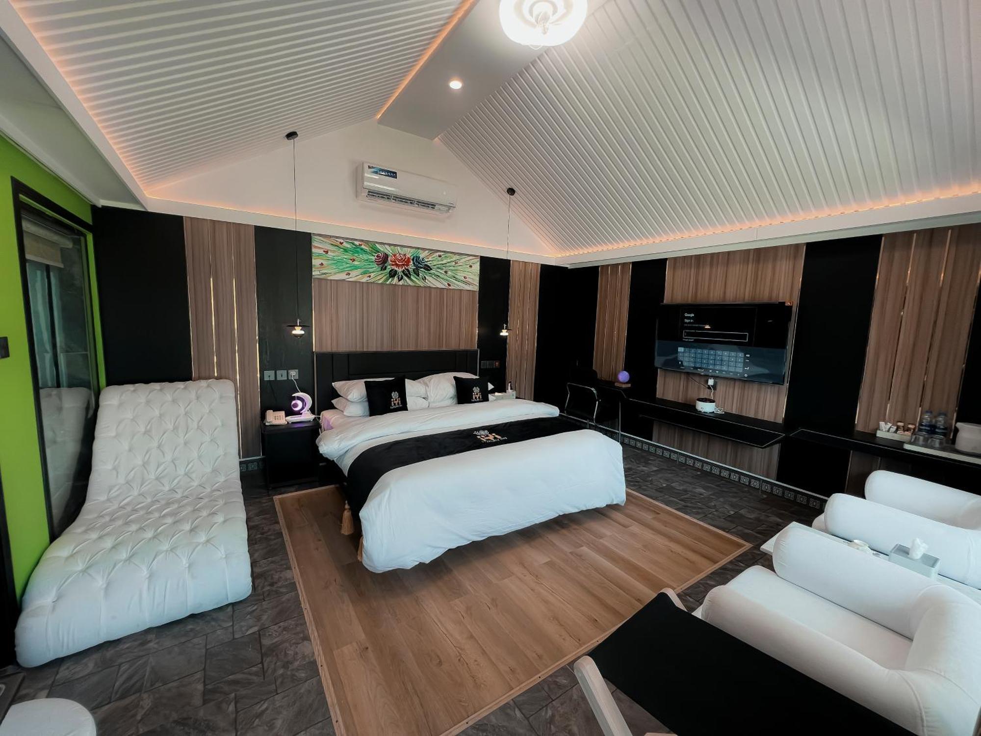 Iyi Luxury Inn Swat Saidu Sharif Exterior photo