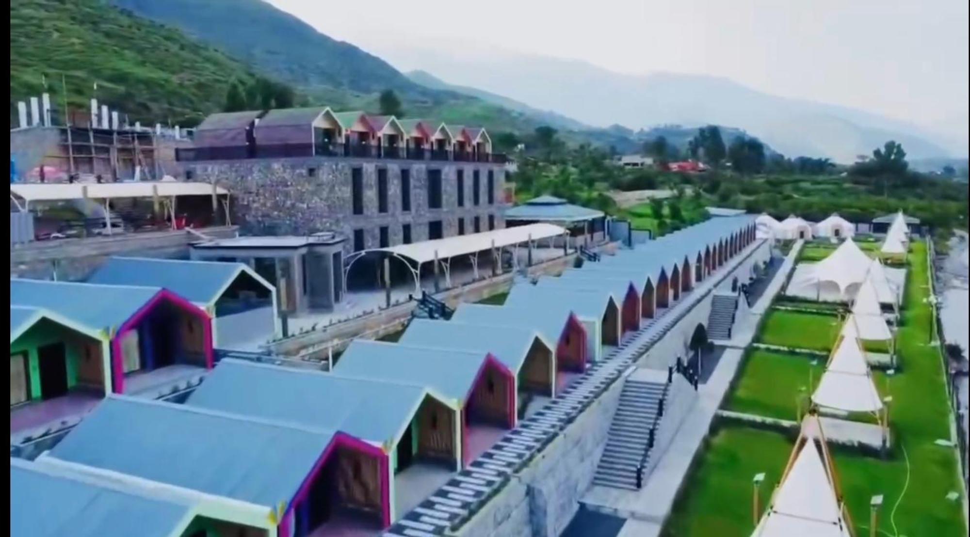 Iyi Luxury Inn Swat Saidu Sharif Exterior photo